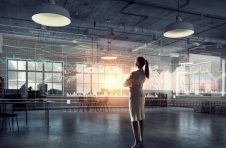 聚中信之智，燃科技之擎，打造科技金融新范式